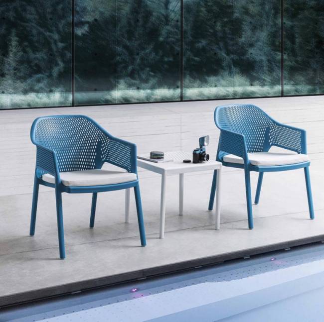 Кресло пластиковое Minush Relax красный 575х530х740 мм