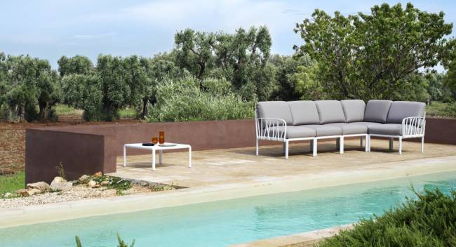 Диван пластиковый с подушками Komodo 5 белый, серый 2925х1525х900 мм Диван пластиковый с подушками Komodo 5 белый, серый 2925х1525х900 мм