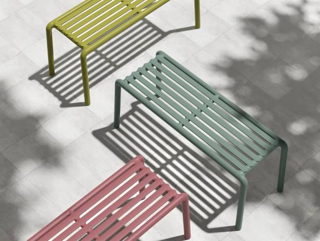 Скамья пластиковая Doga Bench марсала 1025х390х440 мм Скамья пластиковая Doga Bench марсала 1025х390х440 мм